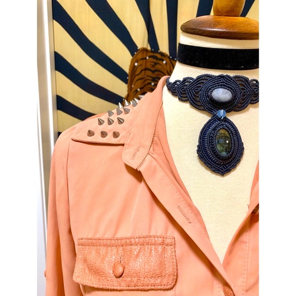 🌈 Amazing chic punk button top - Picture 1 of 8